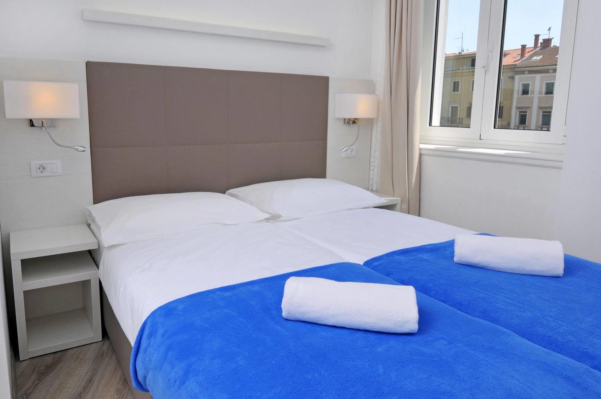 Boutique Suites Joyce Pula Extérieur photo